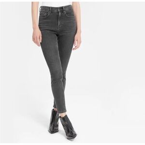 Everlane The Mid-Rise Skinny Ankle Jeans in Charcoal Gray